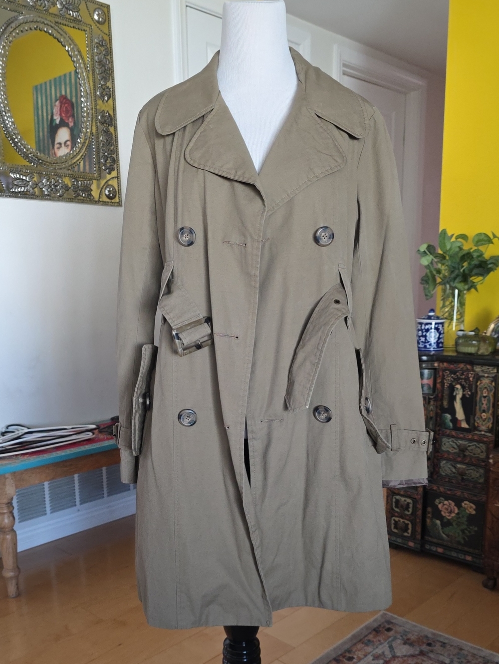 Classic Khaki Trench Coat - Women